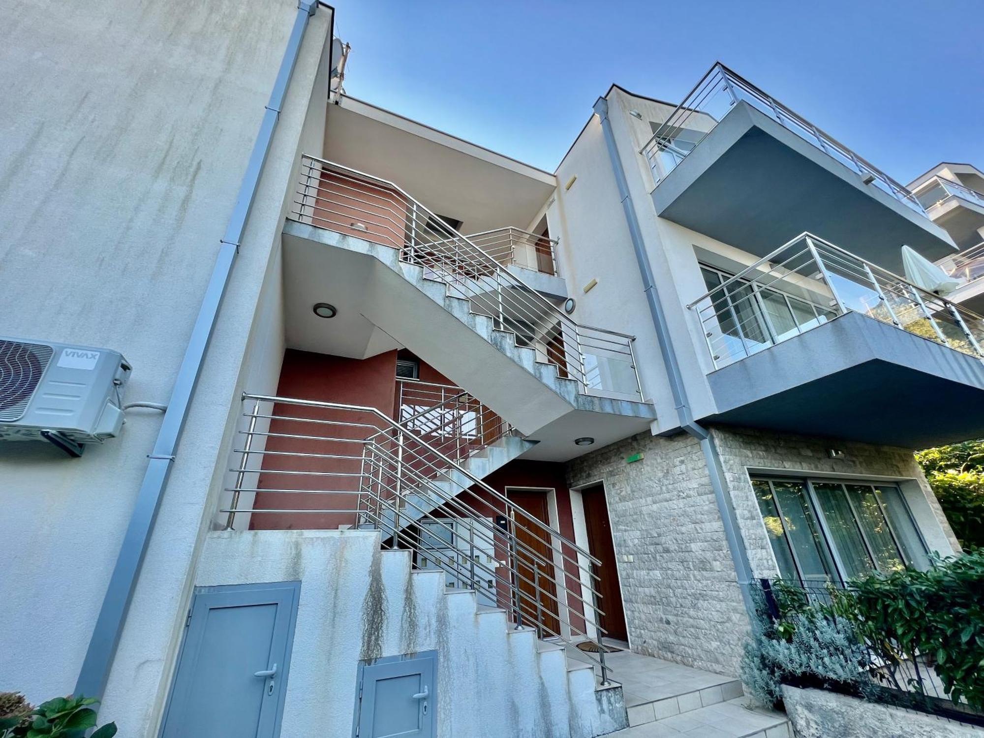 Апартаменти Acacia Hill B8 Дженовічі Екстер'єр фото
